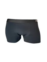 Pack de dos bóxers de corte medio, uno liso color gris y otro con estampado de camuflaje en tonos grises y negros. Ambos tienen elástico visible en la cintura con la marca impresa.