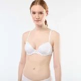 Sujetador blanco con copas preformadas y encaje en el contorno.