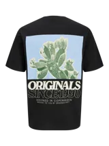 Camiseta negra de algodón con estampado en la espalda que incluye un cactus sobre un fondo celeste y el texto "ORIGINALS SINCE 1990. DESIGNED IN COPENHAGEN. BROUGHT TO YOU BY ORIGINALS DEPT."