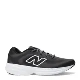Championes de running New Balance modelo 411, color negro con detalles en blanco. Presentan una capellada de malla transpirable, cierre con cordones y una entresuela blanca que proporciona amortiguación. Incluyen el logo de la marca en el lateral.