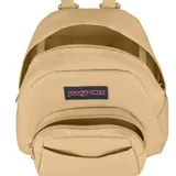 Mochila Jansport pequeña color beige con bolsillo frontal con cierre, correas ajustables y asa de transporte.