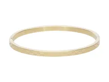 Pulsera rígida dorada con sutiles grabados geométricos.