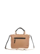 Cartera tipo tote Hush Puppies, color beige, confeccionada en poliéster reciclado. Cuenta con doble asa de mano en color negro y beige, correa ajustable y desmontable, cierre principal y logo de la marca en la parte inferior.