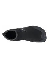 Zapatos de agua Xcel de color negro, diseñados para actividades acuáticas, con suela texturizada antideslizante y presilla trasera para facilitar el calce.