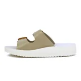 Sandalias negras con dos tiras con hebillas metálicas ajustables y suela de plataforma baja.