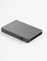 Tarjetero de aluminio con tecnología de protección RFID y sistema de apertura automática.