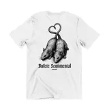 Remera blanca de manga corta con ilustración en la espalda de dos ratas con las colas entrelazadas formando un corazón, acompañada del texto 'Bufete Sentimental'.