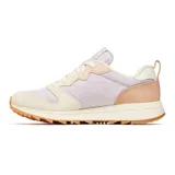 Championes Merrell modelo Alpine 83, con diseño retro en tonos pastel. Presenta una combinación de materiales textiles y gamuza, con suela de goma dentada y entresuela de espuma EVA para mayor confort.