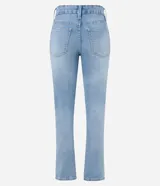 Pantalón de jean celeste, de corte recto cropped, con trabillas en la cintura, bolsillos y cierre por botón y cremallera.