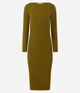 Vestido midi de punto acanalado, de corte ajustado, con cuello barco y mangas largas. Marca Marfinno.