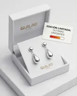 Caravanas colgantes de plata 925 con diseño de gota lisa y pulida.