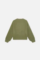 Suéter de punto verde oliva de la marca Scuffers, con fit relajado, mangas amplias y texto bordado en blanco en el frente.