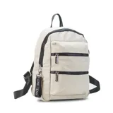 Mochila rosa de tafeta con apertura superior con cierre y tiradores metálicos, bolsillos internos, bolsillo con doble cierre metálico al frente, asas rígidas de mano y correas regulables para colgar en la espalda.