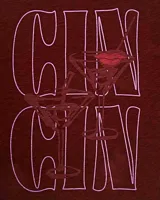 Remera marrón con estampado frontal de la frase "Cin Cin" en color lila.