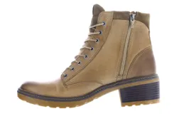 Bota de mujer Freeway de estilo militar, color camel/marrón claro, caña media y cordones. Presenta un taco grueso y suela con relieve.