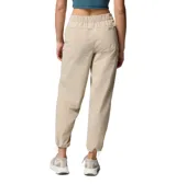 Pantalón Columbia Shale Ridge color beige, de corte recto, con cintura parcialmente elástica, bolsillos laterales con cierre y bolsillos utilitarios.