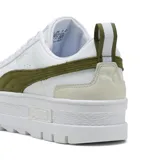 Championes Puma modelo Mayze Lth, de diseño urbano con plataforma alta, confeccionados en cuero blanco con detalles en gamuza color verde oliva en el lateral y talón.