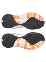 Championes de básquet Under Armour modelo Lockdown 7, con diseño tricolor en blanco, negro y naranja. Presentan una parte superior de malla transpirable con refuerzos de cuero sintético, entresuela de EVA para mayor amortiguación y suela de caucho con patrón de tracción en espiga.