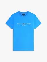 Remera azul de manga corta y cuello redondo, confeccionada en puro algodón, con el logo y el año de fundación de Tommy Hilfiger bordados en el pecho.