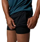 Short deportivo Columbia Stealth Spring Lined con tecnología Omni-Wick de color negro, con cintura elástica, cordón interior y bolsillos funcionales.