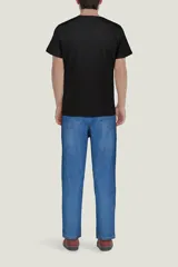 Pantalón de jean azul de corte recto y holgado.