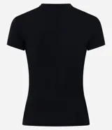 Remera deportiva de microfibra con cuello redondo y manga corta, de corte ajustado al cuerpo.