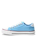 Championes urbanos Topper modelo Wagon, confeccionados en lona color celeste con puntera y suela de goma blanca. Presentan cordones blancos y detalle de logo lateral en color blanco.