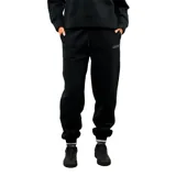 Pantalon de jogging Umbro color negro, con cintura elástica ajustable mediante cordón, bolsillos laterales y puños elásticos en los tobillos. Presenta un pequeño logo bordado en la parte superior de la pierna.
