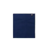 Cuello de punto circular marca Buff, color azul marino, con diseño tejido y etiqueta pequeña con logo de la marca.