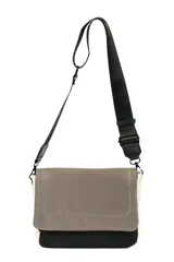 Bandolera negra con correa larga regulable.