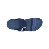 Sandalia deportiva Merrell de diseño ergonómico, con doble tira ajustable en el empeine y cierre de hebilla. Presenta una entresuela de espuma EVA en color crema y suela con relieve para mayor tracción.