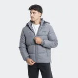 Campera puffer Reef de color gris, con diseño acolchado, cierre frontal completo, capucha desmontable y bolsillos laterales con cierre.