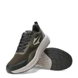 Championes urbanos Topper modelo Drive 2, color verde oliva con detalles en negro y gris. Presentan una combinación de malla transpirable y refuerzos sintéticos, con el logo de la marca en el lateral y una entresuela robusta de color beige.