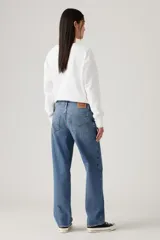 Jeans Levi's modelo 94 Baggy de corte holgado y tiro medio, con lavado azul clásico y efecto desgastado.