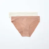 Pack de dos bombachas de microfibra con diseño sin costuras, una en color rosa viejo y otra en color crema.