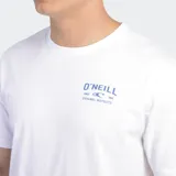 Remera de manga corta color blanco, con cuello redondo y logo de la marca estampado en pequeño en el pecho.