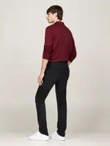 Pantalón de jean negro de corte ajustado, confeccionado en tejido denim de algodón elástico con Flex Technology y efecto gastado.