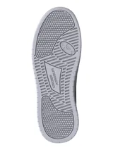 Championes Under Armour modelo W Tempo, de diseño inspirado en el baloncesto con parte superior de cuero suave en color negro y entresuela de espuma blanca.