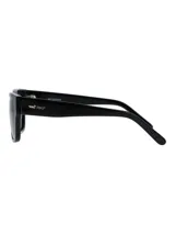Lentes de sol con armazón cuadrado de acetato de celulosa biodegradable color negro y cristales polarizados con protección UV.
