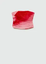 Top palabra de honor con diseño drapeado y entallado. Presenta un estampado degradado en tonos rosados y rojos, con cierre de cremallera invisible en el lateral.