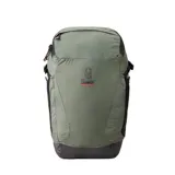 Mochila Rip Curl Search Packable de 25 litros, color verde oliva con detalles en negro. Cuenta con múltiples bolsillos organizadores, correas de compresión externas, bolsillo lateral para botella y panel trasero de malla transpirable.