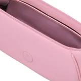 Bolso de hombro Marc Jacobs modelo The Clover, confeccionado en piel suave color rosa. Presenta una silueta redondeada con ribetes ornamentales, cierre magnético y el sello J Marc en el frente. Incluye correa de piel extraíble y correa de cadena.