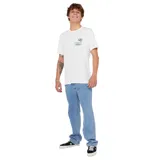 Remera blanca de manga corta con cuello redondo y un pequeño estampado en el pecho izquierdo que incluye palmeras y el logo de Rip Curl.