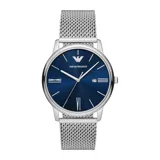 Reloj analógico Emporio Armani con caja de acero inoxidable plateado y esfera azul con acabado sunray. Presenta manecillas e índices plateados, ventana de fecha a las 3 y correa de malla de acero inoxidable.