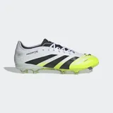 Championes de fútbol Adidas Predator Pro para terreno firme (FG), color blanco con tres franjas negras y puntera en color amarillo neón. Presentan la inscripción "PREDATOR EST. 1994" en el talón y suela con tapones transparentes.