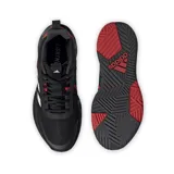 Championes adidas modelo Own The Game de básquet, color negro con detalles en rojo y las tres tiras clásicas en blanco. Presentan capellada de malla y materiales sintéticos, entresuela con tecnología Lightmotion para mayor amortiguación y suela de goma con inserción roja.