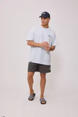 Gorra de visera negra con logo de Rusty bordado en blanco en el frente. Confeccionada en tejido ripstop.