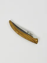 Navaja Cudeman con hoja de acero inoxidable y mango de madera de olivo.