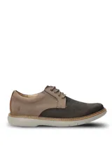 Zapato casual de hombre Hush Puppies modelo Bangu, con diseño híbrido que combina cuero en la parte trasera y tejido técnico transpirable en la puntera. Cuenta con cordones al tono, suela de EVA flexible y diseño ergonómico para mayor confort.