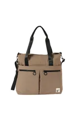 Bolso negro tipo tote de poliamida con doble asa de hombro, bolsillos frontales con cierre y tiradores circulares.